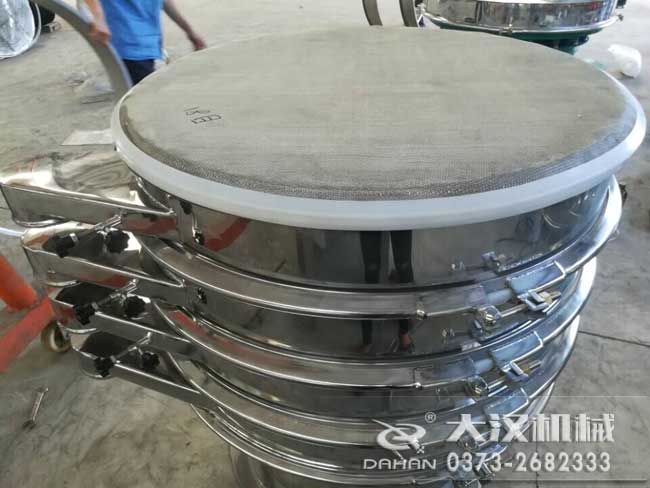 1000mm全不銹鋼振動篩細節展示 1000mm全不銹鋼振動篩細節展示