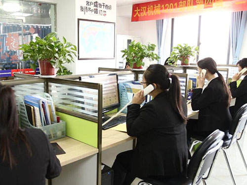 頂擊式標(biāo)準(zhǔn)振篩機(jī)特點(diǎn)